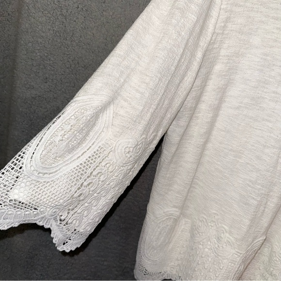 Adrianna Papell Embroidered Lace Long Sleeve Overlay Blouse - Picture 6 of 11